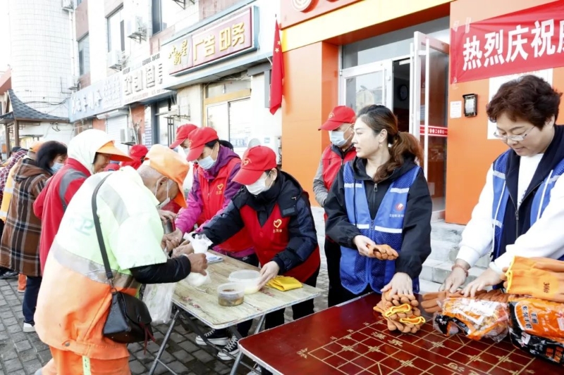 海峰路上這碗愛(ài)心粥，一熬就是7年